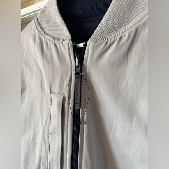 Bylt Bomber Jacket Mens L Navy Gray Reversible Quilted Hi Lo Casual NWOT - Picture 15 of 15
